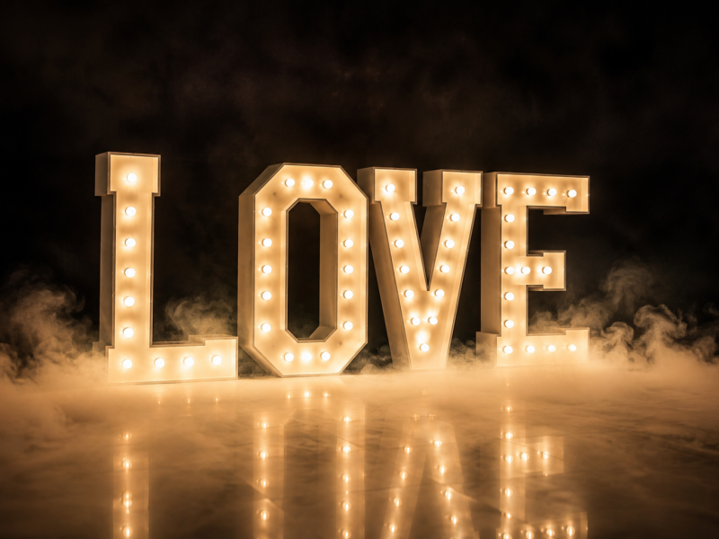 Lettres géantes lumineuses LOVE