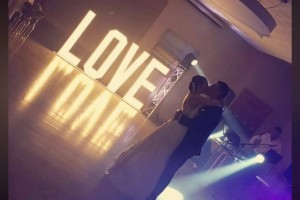 Lettres géantes lumineuses LOVE
